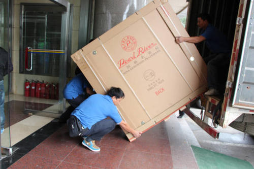 阿勒泰钢琴贵重工艺品无忧运